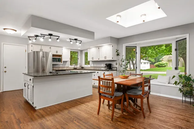 $720,000 | 19635 Hillside Street, Deephaven, MN 55331