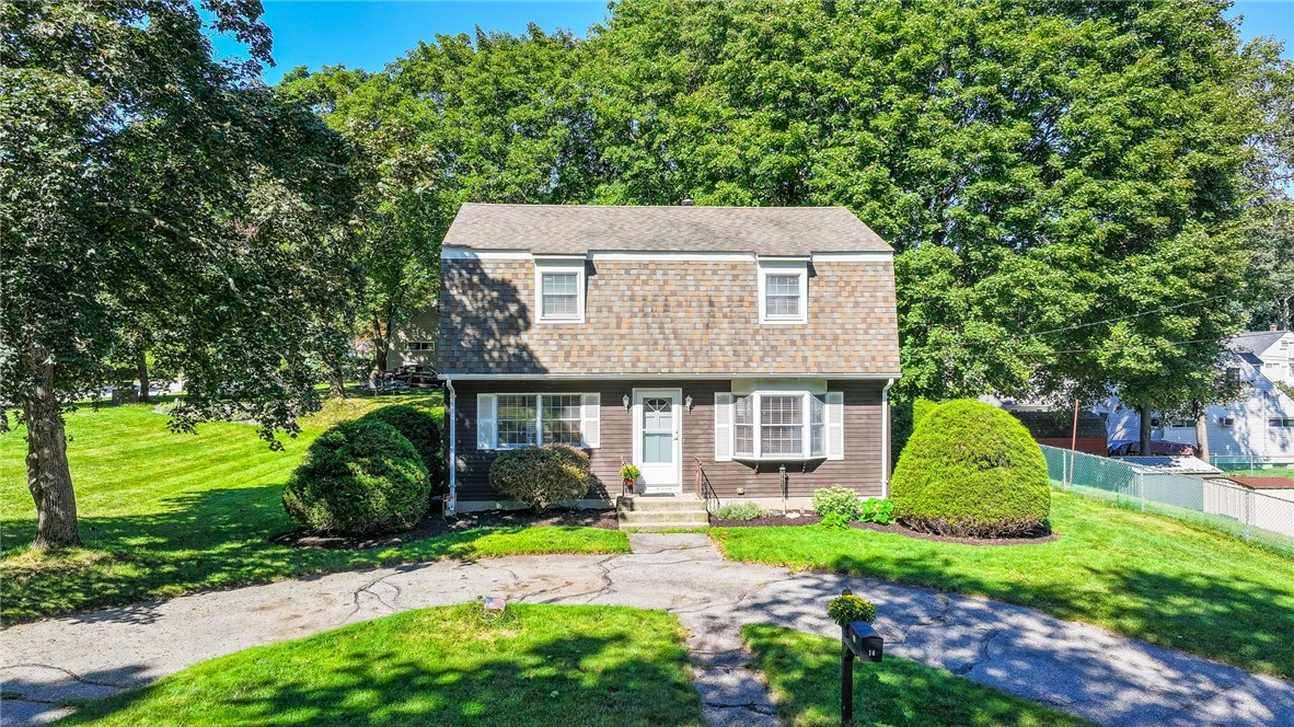 14 Sutton Street Smithfield, RI 02828 - Photo 2 of 41 Gallery Image 2