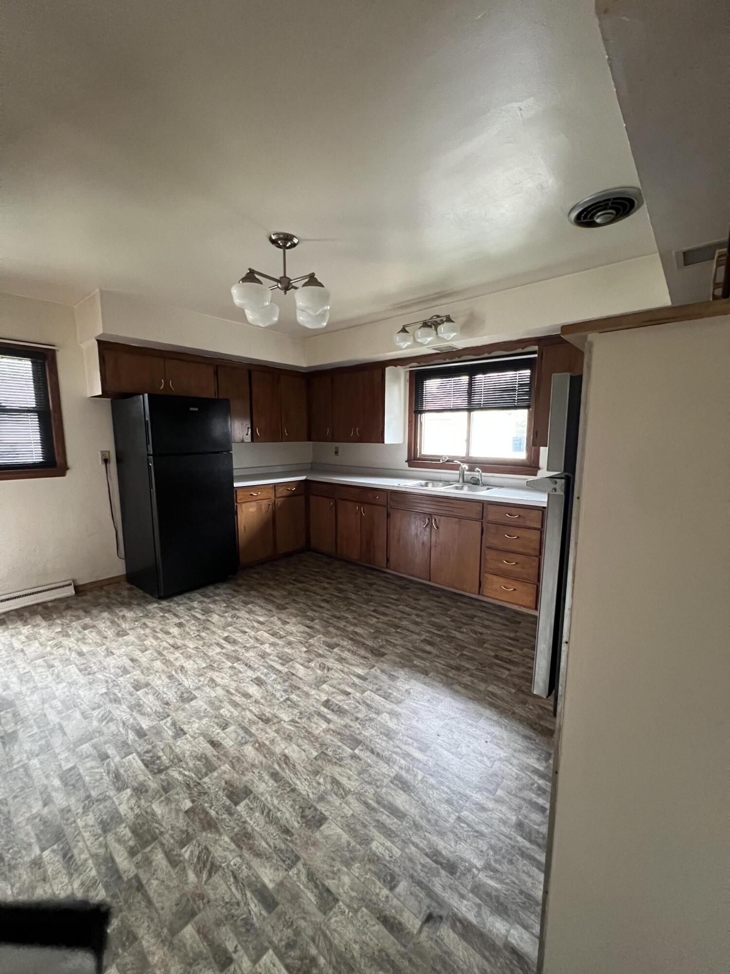 1854 Jupiter Avenue Racine, WI 53404 - Photo 14 of 15 Kitchen