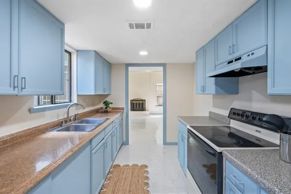 $1,250 | 8583 Wilcrest Drive, Houston, TX 77099