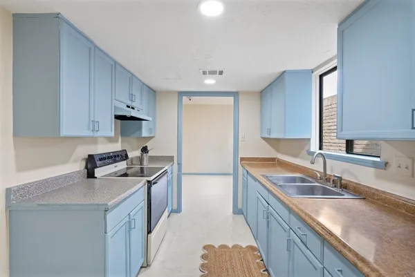 $1,250 | 8583 Wilcrest Drive, Houston, TX 77099