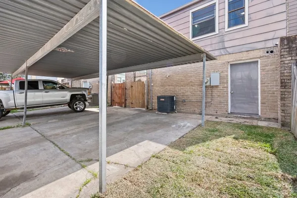 $1,250 | 8583 Wilcrest Drive, Houston, TX 77099