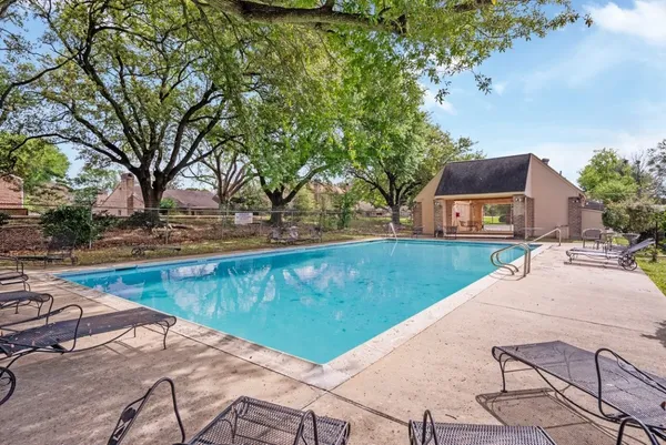 $1,250 | 8583 Wilcrest Drive, Houston, TX 77099