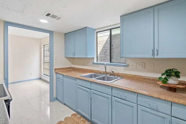 $1,250 | 8583 Wilcrest Drive, Houston, TX 77099