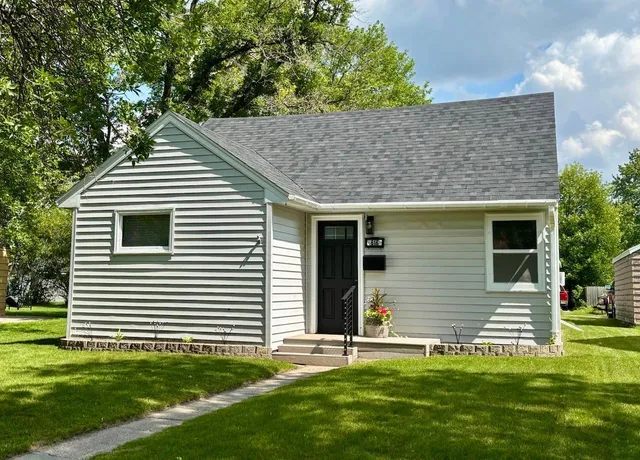 $109,900 | 616 Tindolph Avenue South, Thief River Falls, MN 56701