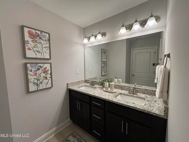 $322,700 | 7807 Mary McCoy Drive, Horn Lake, MS 38637