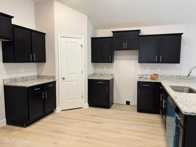 $322,700 | 7807 Mary McCoy Drive, Horn Lake, MS 38637