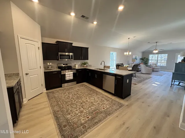 $322,700 | 7807 Mary McCoy Drive, Horn Lake, MS 38637