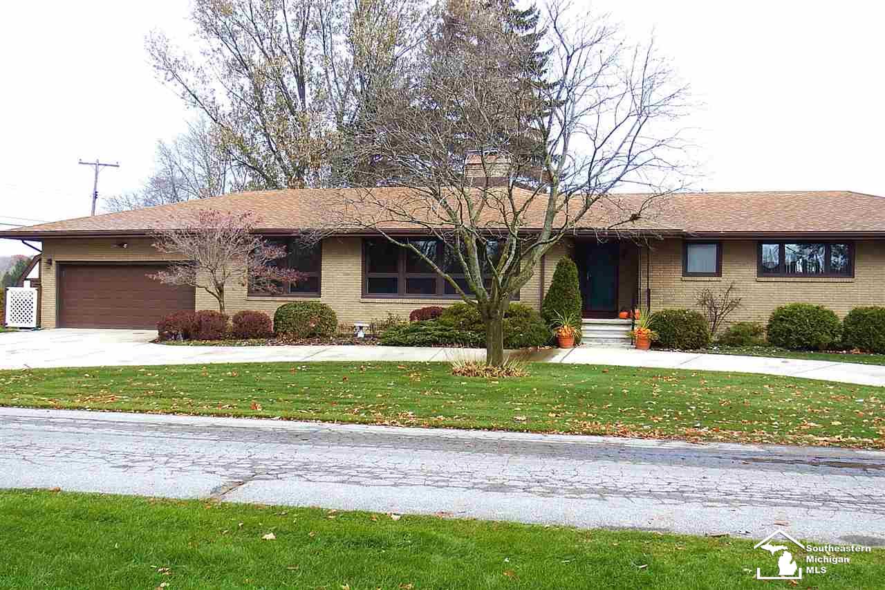 803 Ruff Drive Monroe, MI 48162 - Photo 2 of 47 31364696-1.JPG