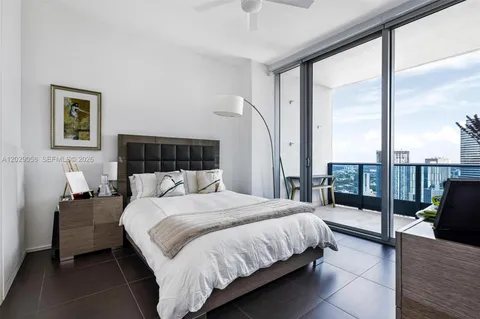 $875,000 | 200 Biscayne Blvd Way, Unit 4812, Miami, FL 33131