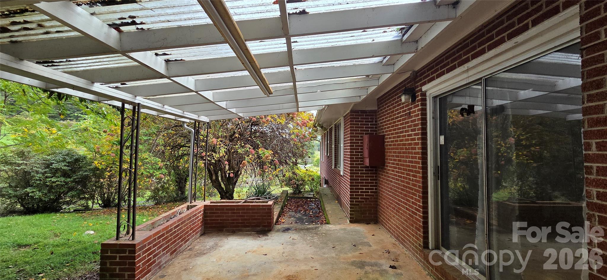 214 Old Dale Road Spruce Pine, NC 28777 - Photo 4 of 39