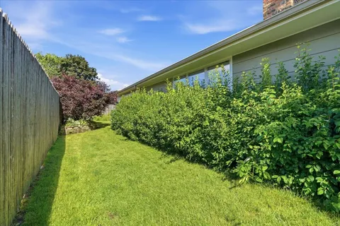$299,900 | 2705 Adelaide Avenue, Waukegan, IL 60087