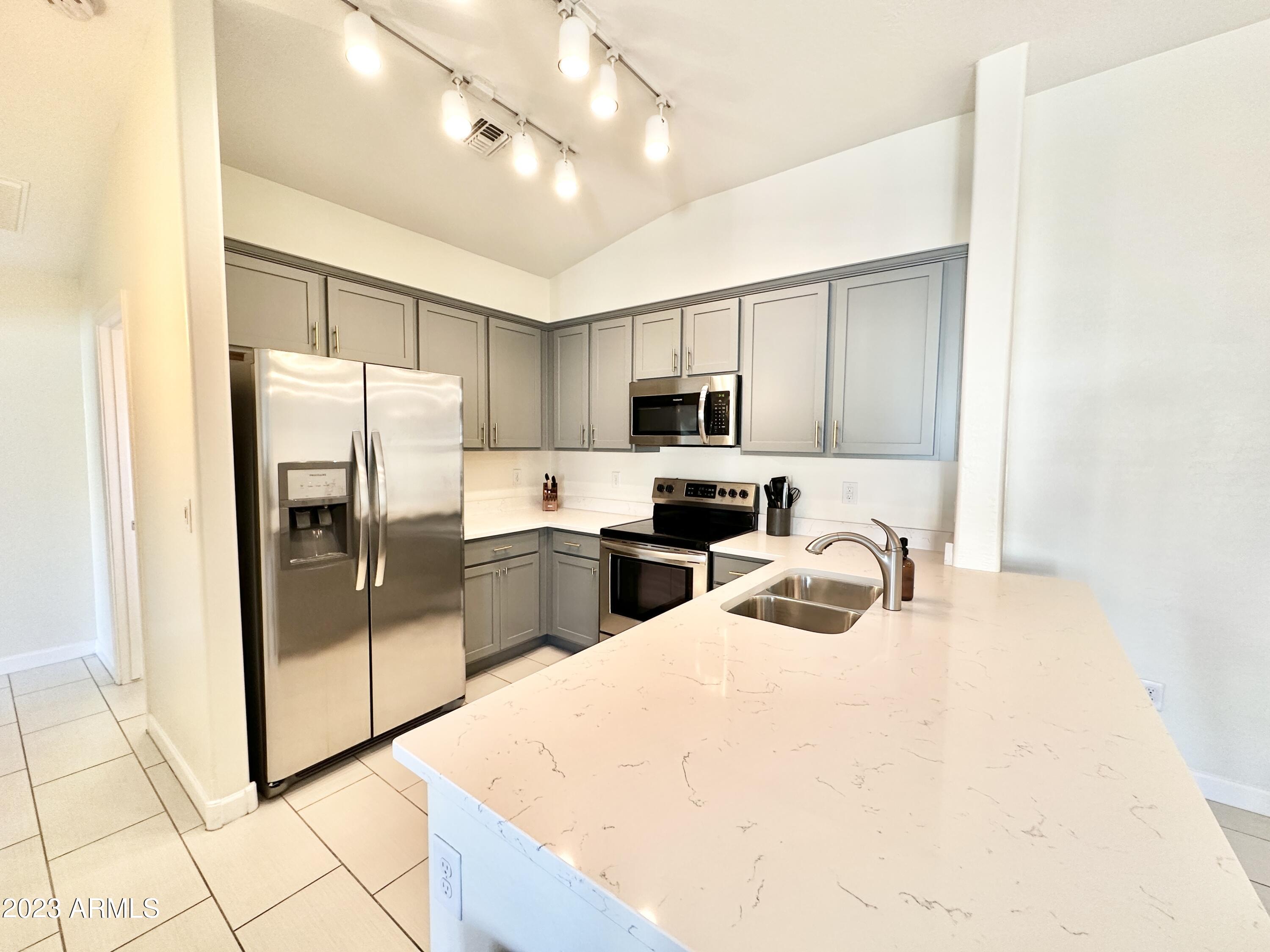 2150 West Alameda Road, Unit 2229 Phoenix, AZ 85085 - Photo 11 of 37 Kitchen