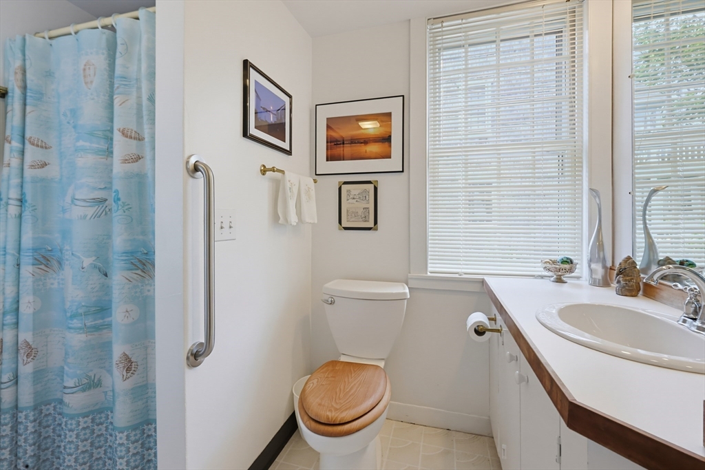 2037 Main Road Westport, MA 02791 - Photo 20 of 42