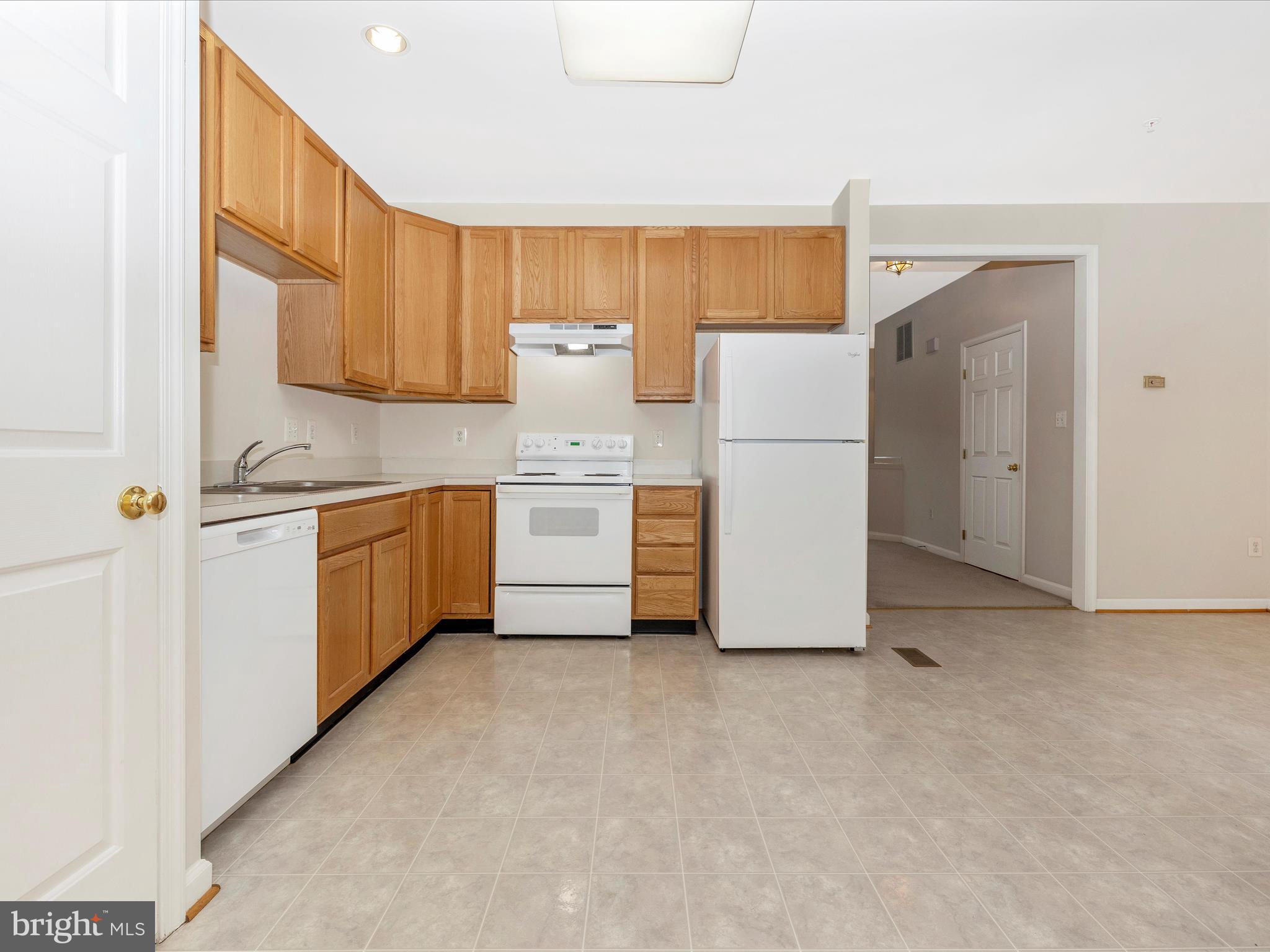 1828 Country Run Way Frederick, MD 21702 - Photo 15 of 58 Kitchen