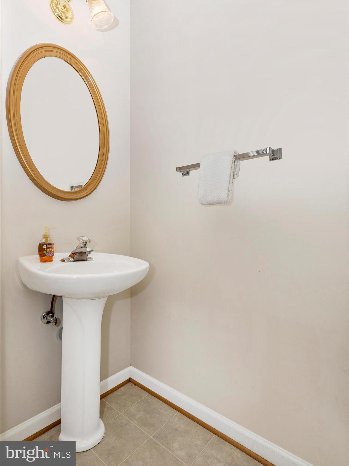 1828 Country Run Way Frederick, MD 21702 - Photo 20 of 58 Powder Room