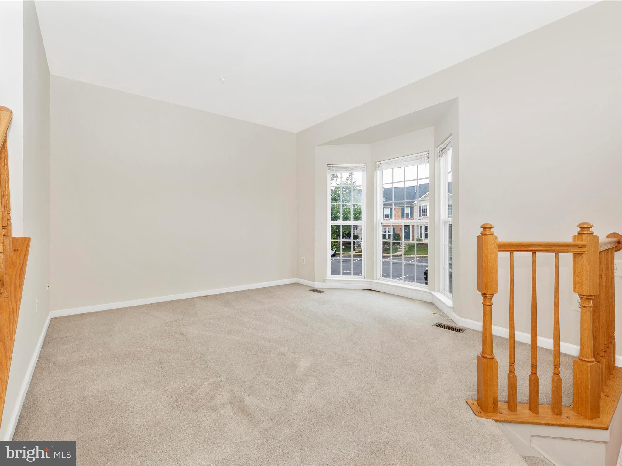1828 Country Run Way Frederick, MD 21702 - Photo 4 of 58 Living Room