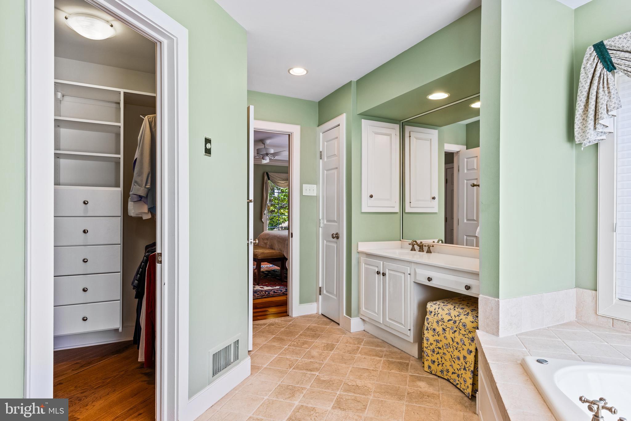 1207 Denbigh Lane Wayne, PA 19087 - Photo 36 of 45 Primary Bathroom