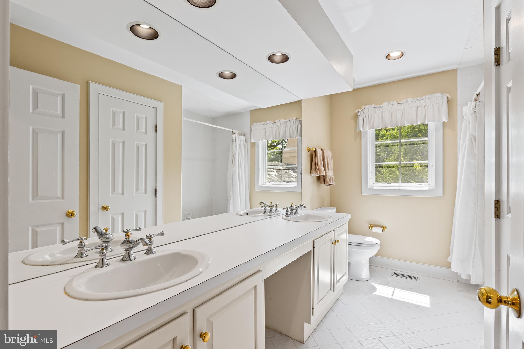 1207 Denbigh Lane Wayne, PA 19087 - Photo 40 of 45 Hallway bathroom