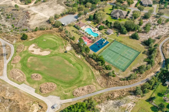 view of a swimming pool