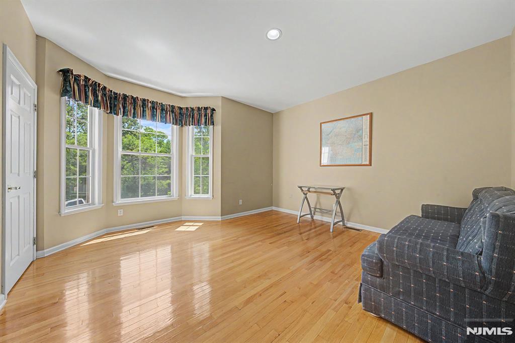 1 Skytop Ridge Oakland, NJ 07436 - Photo 17 of 43