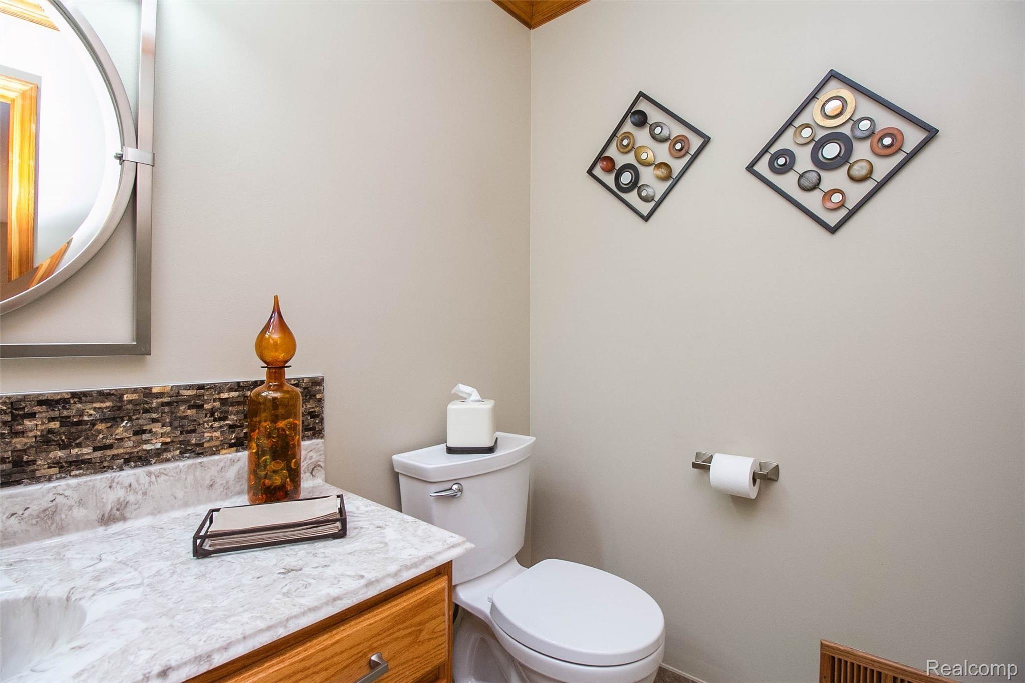 46738 West Ridge Drive Macomb, MI 48044 - Photo 22 of 54 23.jpg