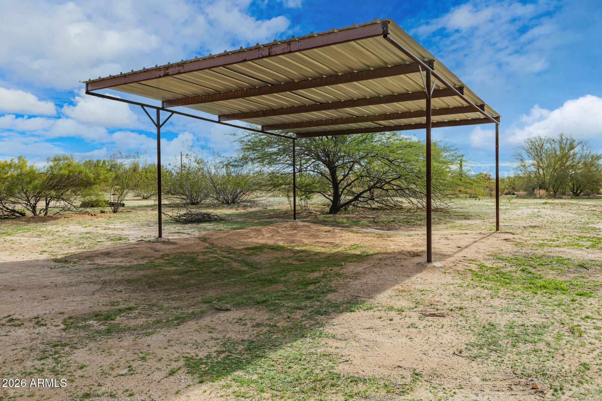 8714 North Dead Mans Gulch Road Florence, AZ 85132 - Photo 31 of 39 Shade structure