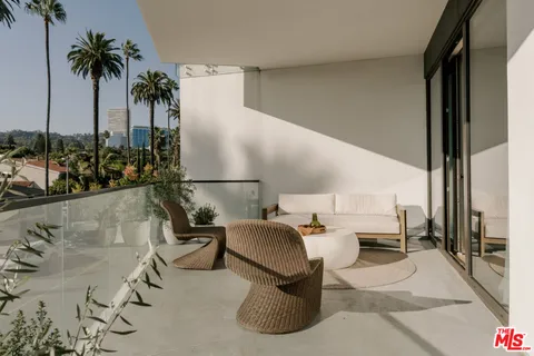$3,450,000 | 702 North Doheny Drive, Unit 302, West Hollywood, CA 90069