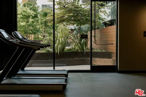 $3,450,000 | 702 North Doheny Drive, Unit 302, West Hollywood, CA 90069