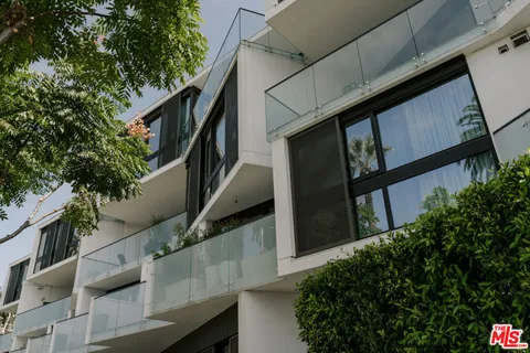 $3,450,000 | 702 North Doheny Drive, Unit 302, West Hollywood, CA 90069