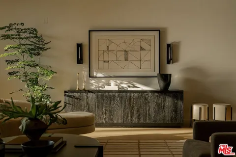 $3,450,000 | 702 North Doheny Drive, Unit 302, West Hollywood, CA 90069