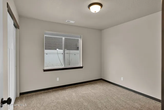 $462,500 | 31782 North 8th Avenue, Spirit Lake, ID 83869