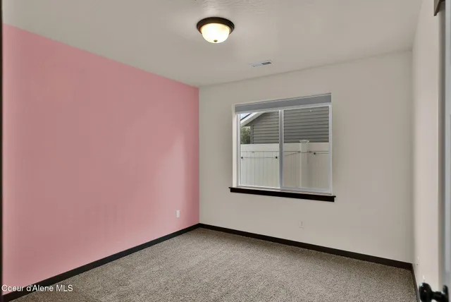 $462,500 | 31782 North 8th Avenue, Spirit Lake, ID 83869