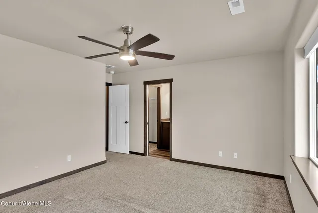 $462,500 | 31782 North 8th Avenue, Spirit Lake, ID 83869