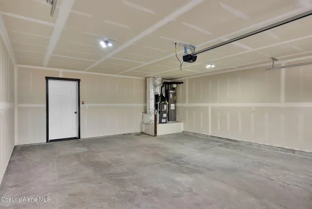 $462,500 | 31782 North 8th Avenue, Spirit Lake, ID 83869