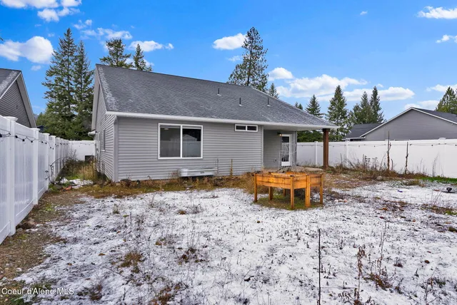 $462,500 | 31782 North 8th Avenue, Spirit Lake, ID 83869