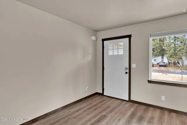 $462,500 | 31782 North 8th Avenue, Spirit Lake, ID 83869