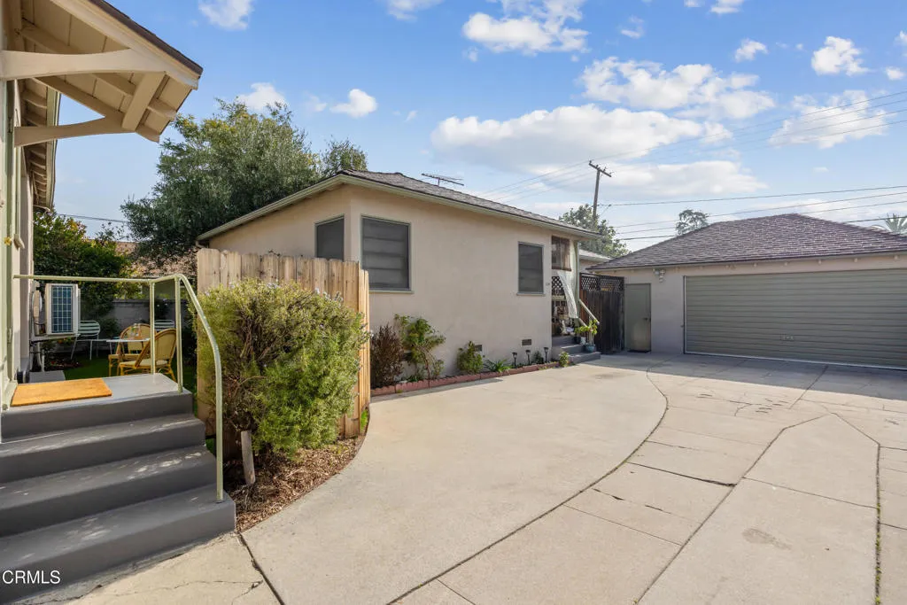 1766 Whitefield Road Pasadena, CA 91104 - Photo 48 of 52 a front view of a house with garden