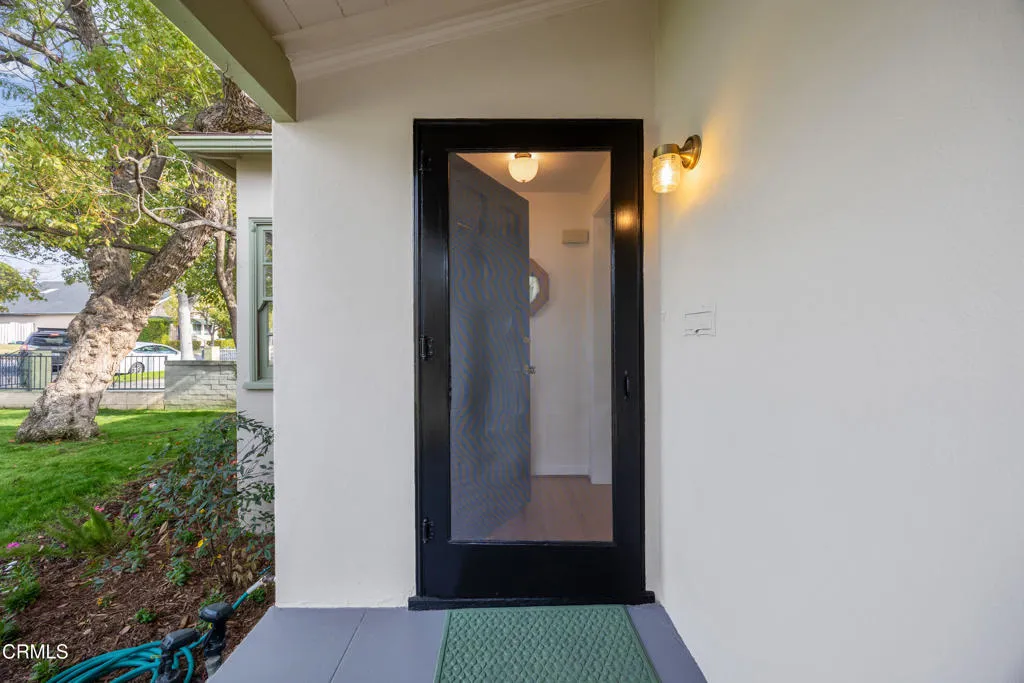 1766 Whitefield Road Pasadena, CA 91104 - Photo 5 of 52