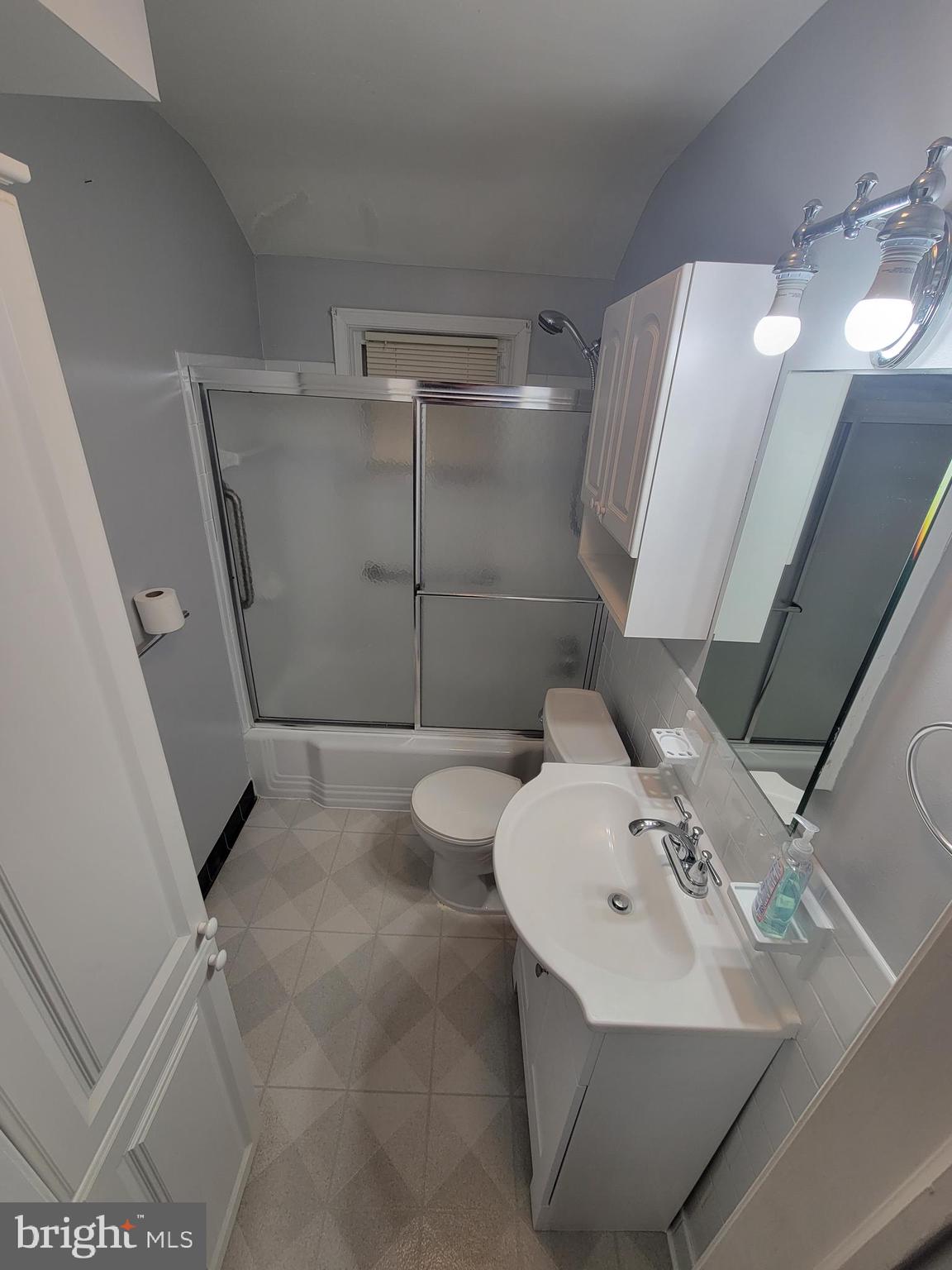 931 Middlesex Road Essex, MD 21221 - Photo 11 of 19 Bathroom