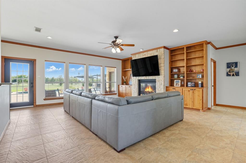 213 Audra Circle Rhome, TX 76078 - Photo 6 of 37