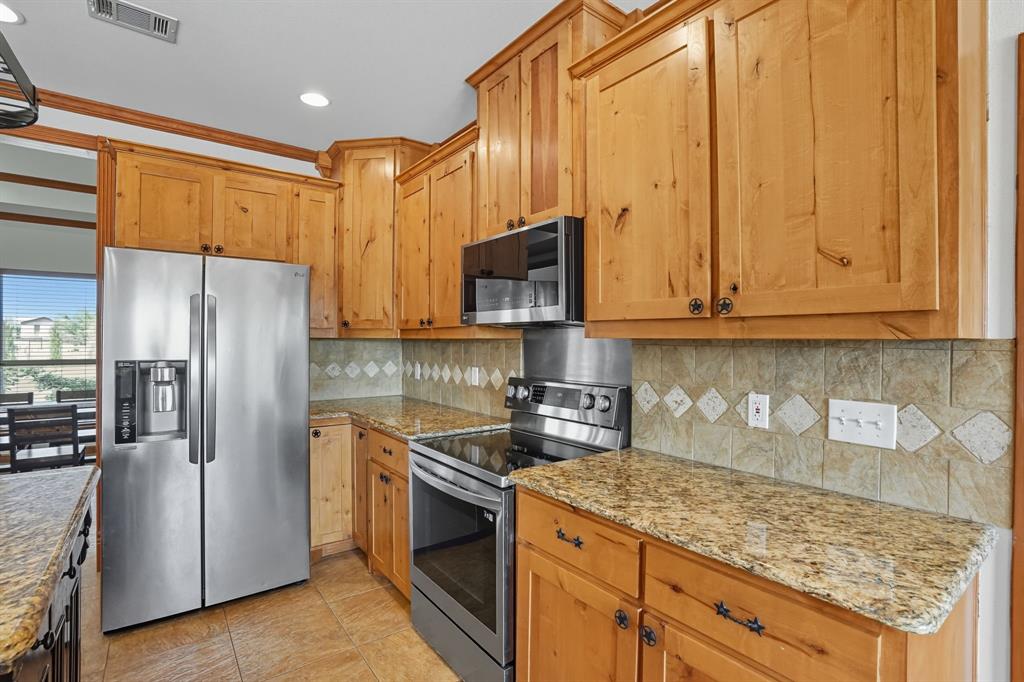 213 Audra Circle Rhome, TX 76078 - Photo 10 of 37