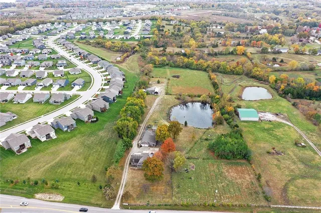 $600,000 | 1717 Southwest Hook Road, Lee's Summit, MO 64082