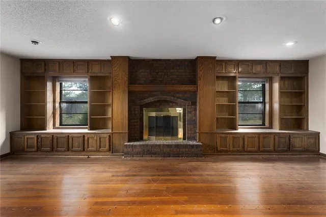 $600,000 | 1717 Southwest Hook Road, Lee's Summit, MO 64082