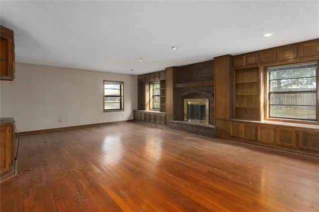 $600,000 | 1717 Southwest Hook Road, Lee's Summit, MO 64082