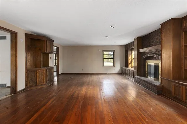 $600,000 | 1717 Southwest Hook Road, Lee's Summit, MO 64082