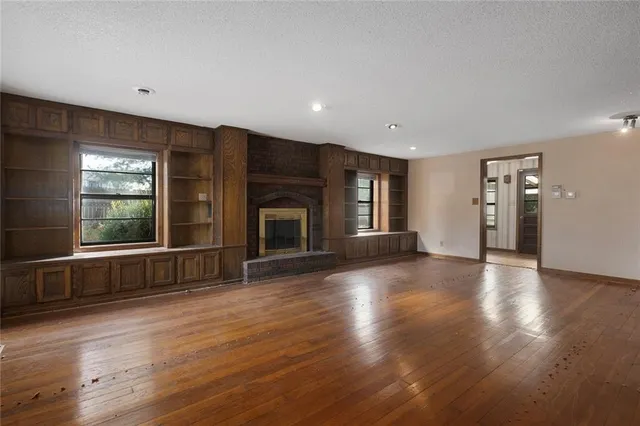 $600,000 | 1717 Southwest Hook Road, Lee's Summit, MO 64082