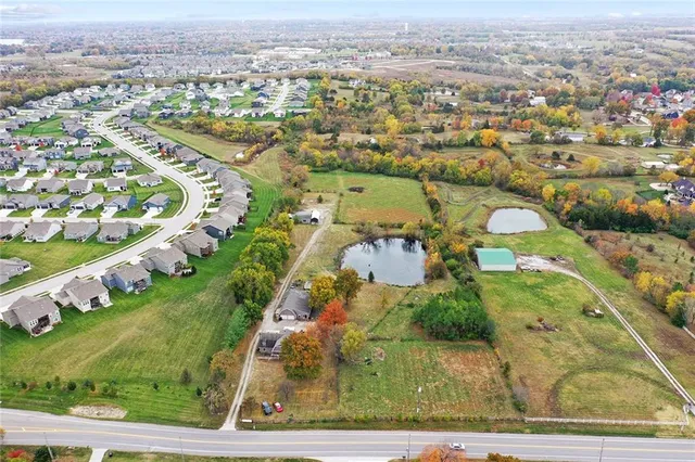 $600,000 | 1717 Southwest Hook Road, Lee's Summit, MO 64082