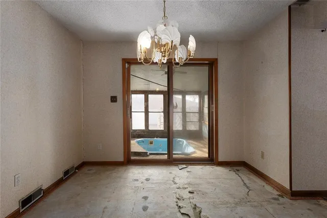 $600,000 | 1717 Southwest Hook Road, Lee's Summit, MO 64082