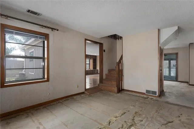 $600,000 | 1717 Southwest Hook Road, Lee's Summit, MO 64082